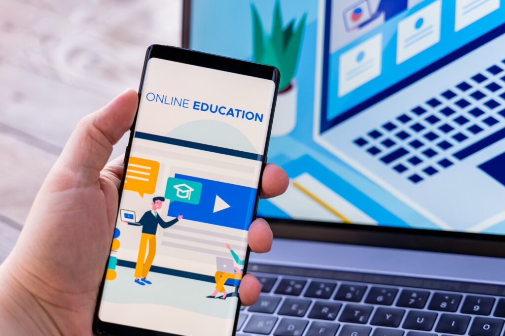 Edição criativa de cursos online: Como melhorar a retenção de alunos.