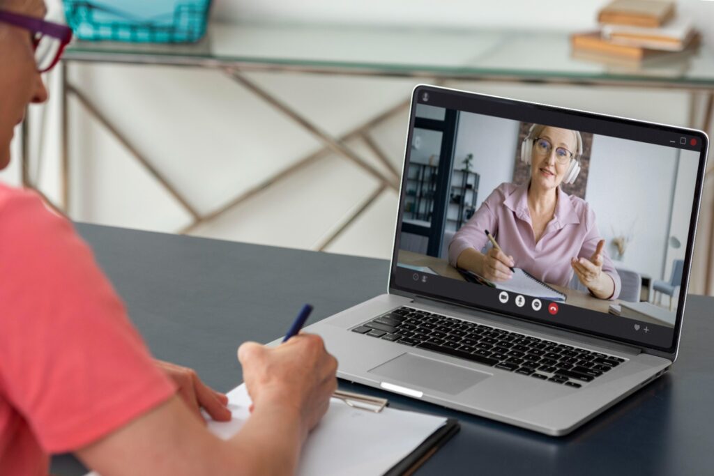 Cursos online e engajamento: O impacto da edição profissional.
